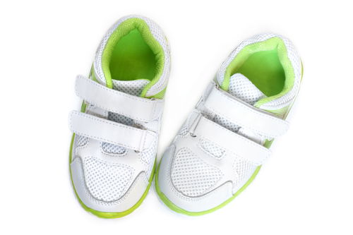 寶寶鞋子選購(gòu)與穿著指南 從鞋類配件到正確穿法